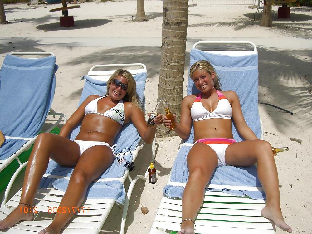 25P Facebook non-nude babes