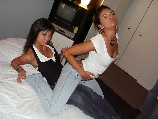 25P Facebook non-nude babes