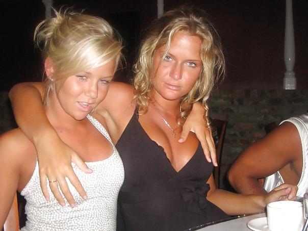 25P Facebook non-nude babes