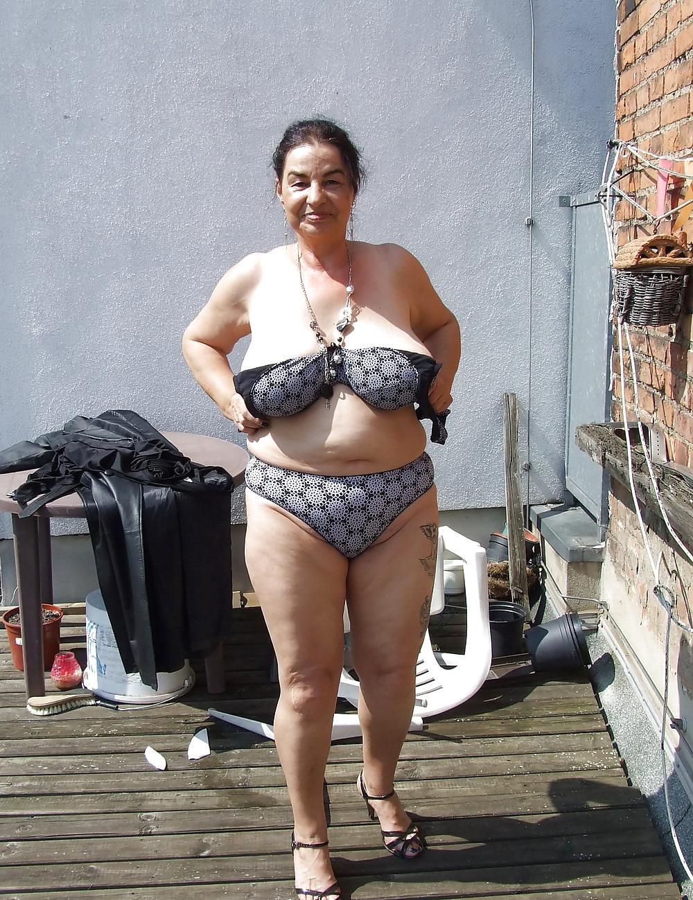 13P Geile Oma Big Tits