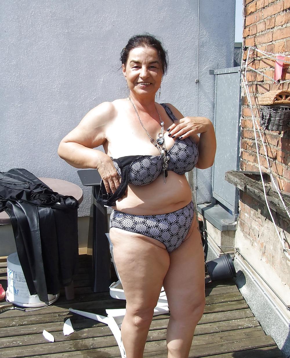13P Geile Oma Big Tits