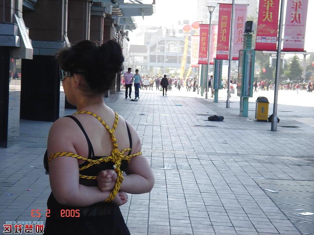 25P Crazy women on avenue SM