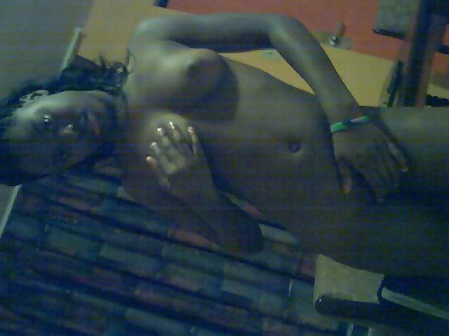 13P Ebony babe ready for action