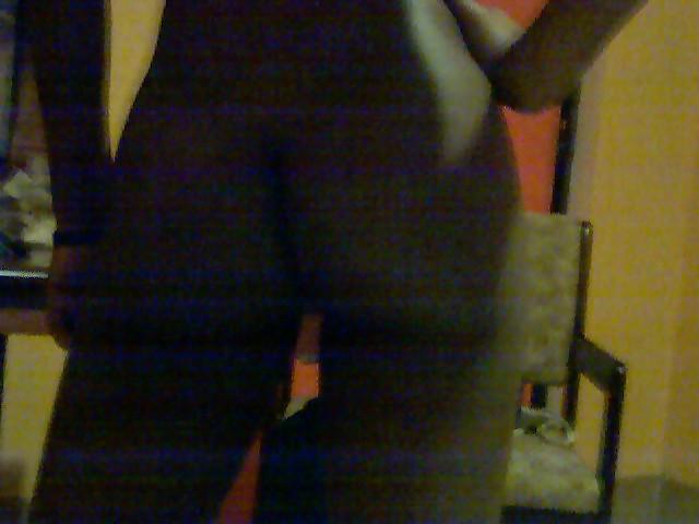 13P Ebony babe ready for action