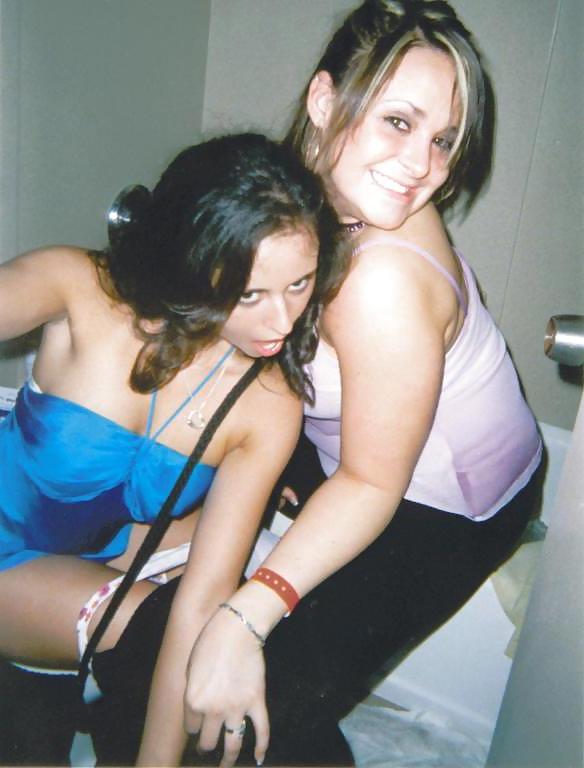 25P Teen and 20's caught on toilette
