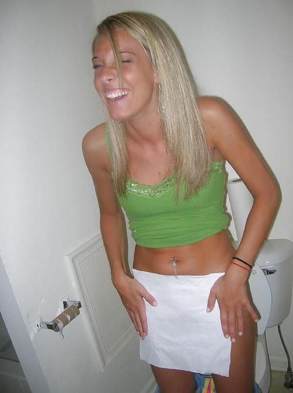 25P Teen and 20's caught on toilette