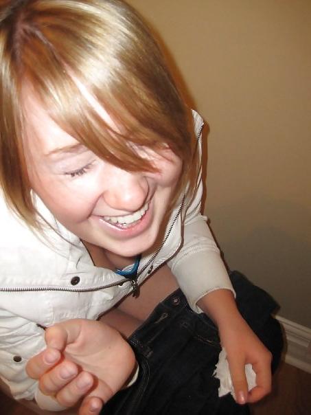 25P Teen and 20's caught on toilette