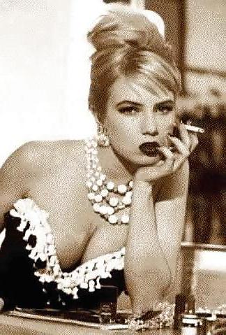 25P Beautiful Women Smoking B&W 002
