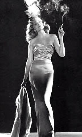 25P Beautiful Women Smoking B&W 002
