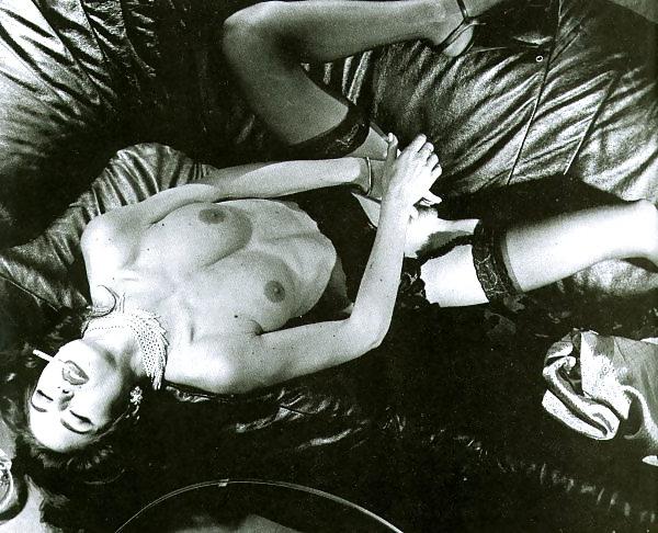 25P Beautiful Women Smoking B&W 007