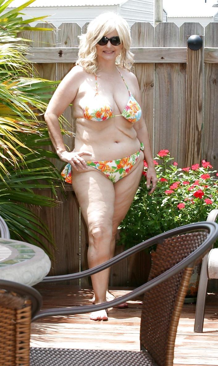 20P Older women in bikini 2 (Most saggy tits),