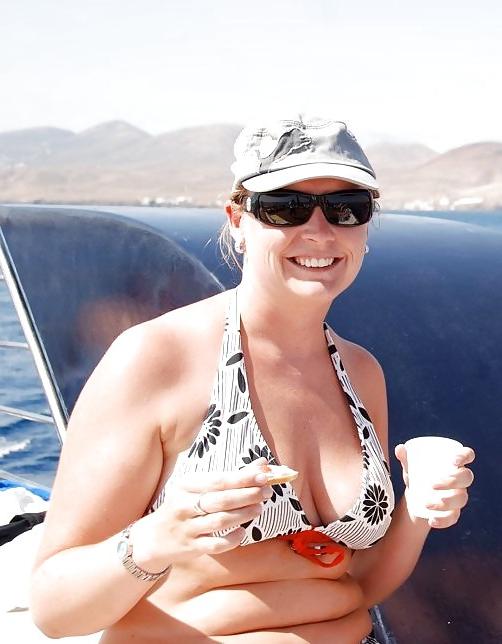 20P Older women in bikini 2 (Most saggy tits),