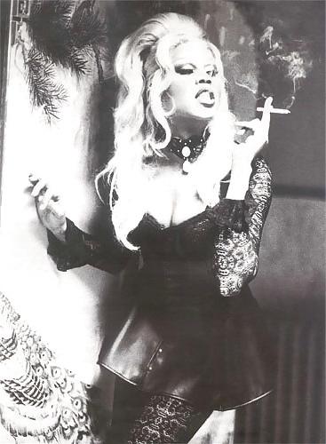 25P Beautiful Women Smoking B&W 009