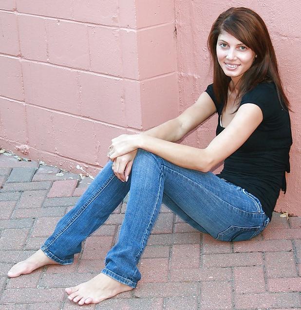 25P Hot Babes with Sexy Feet #2