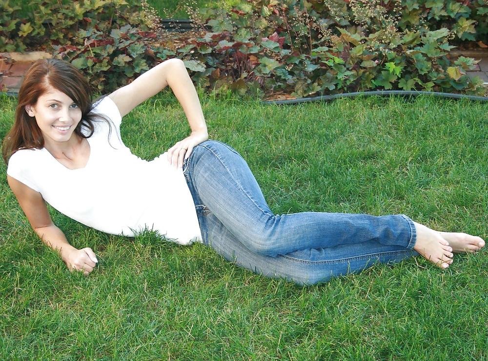 25P Hot Babes with Sexy Feet #2