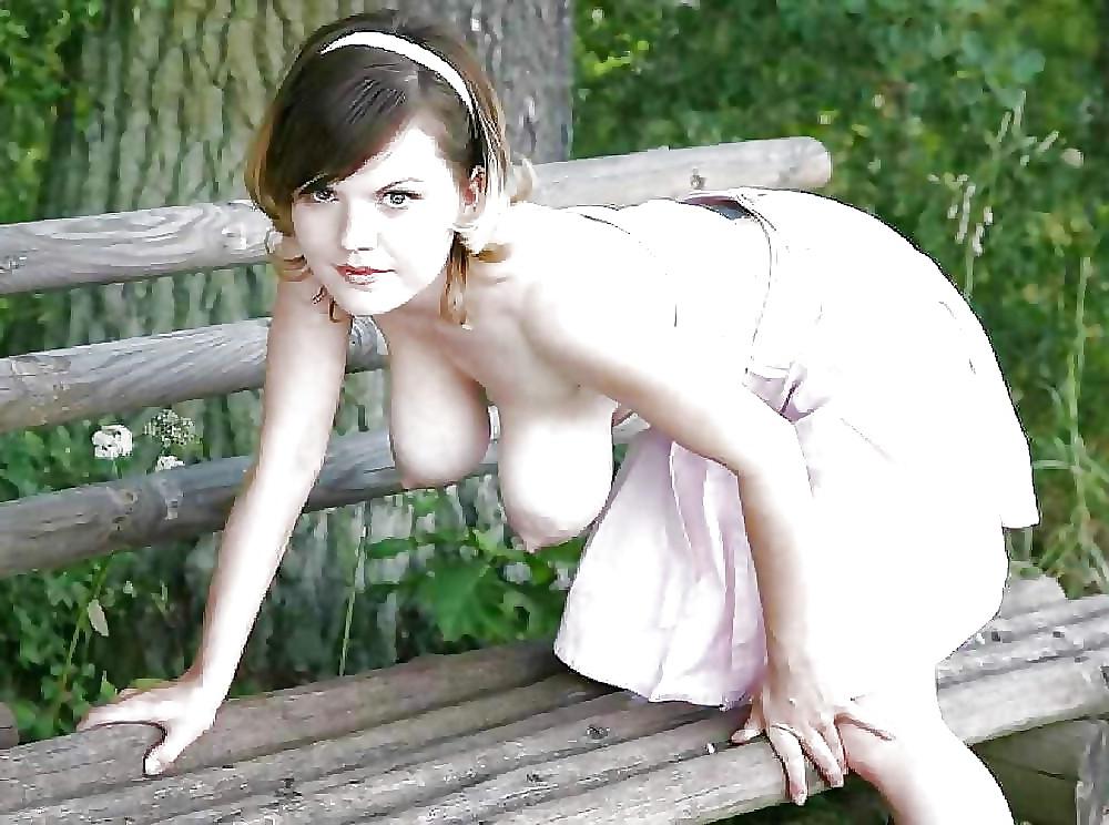 21P Hot Hanging Tits 01