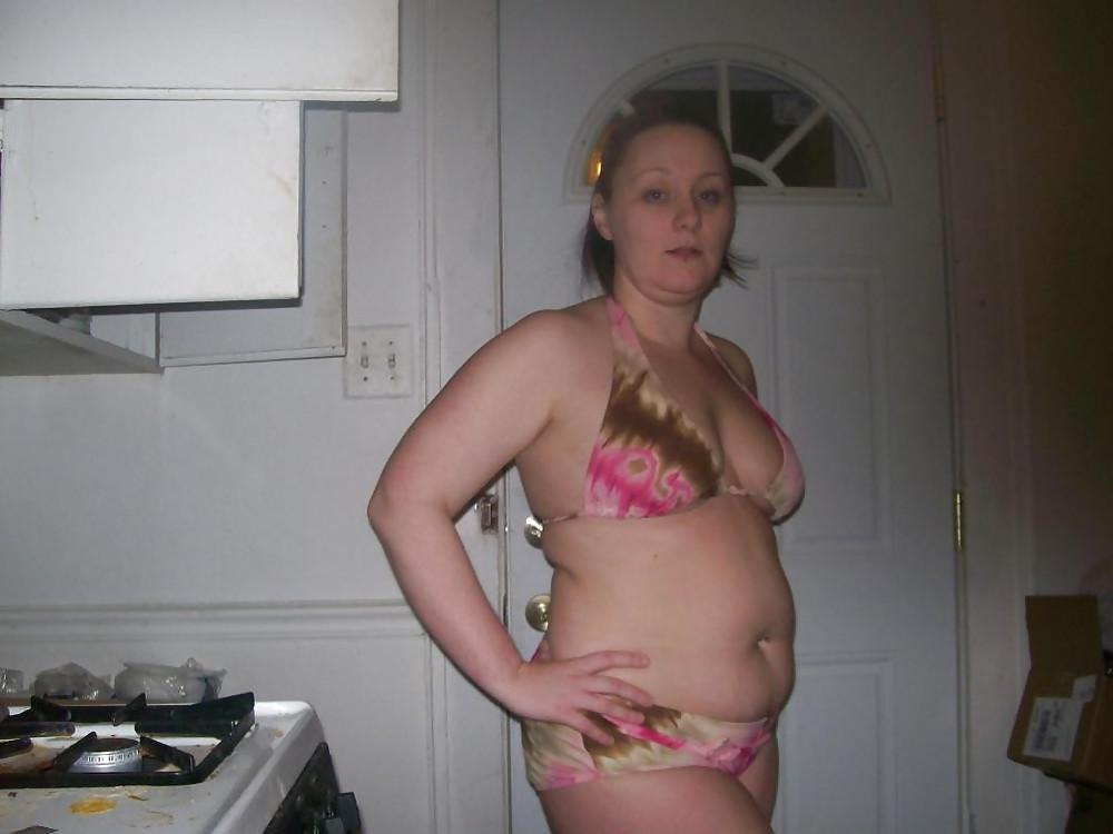 20P Older women in bikini. (most saggy tits).
