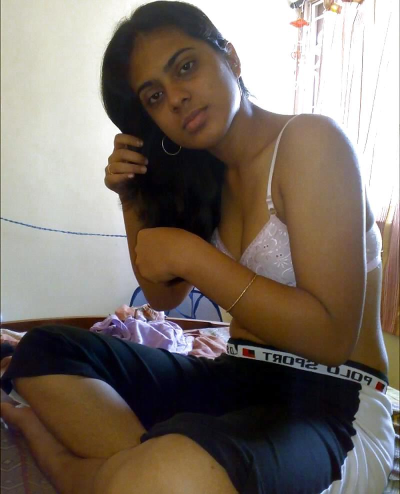 12P Young and sexy Indian girls