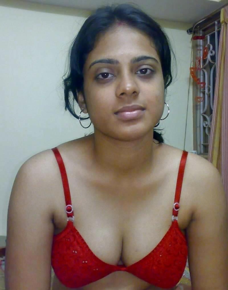 12P Young and sexy Indian girls
