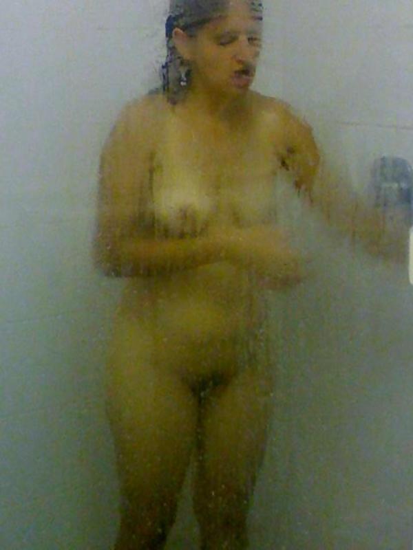 9P Caught her showering
