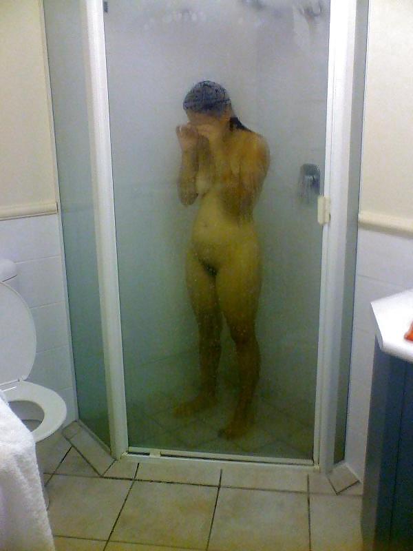 9P Caught her showering