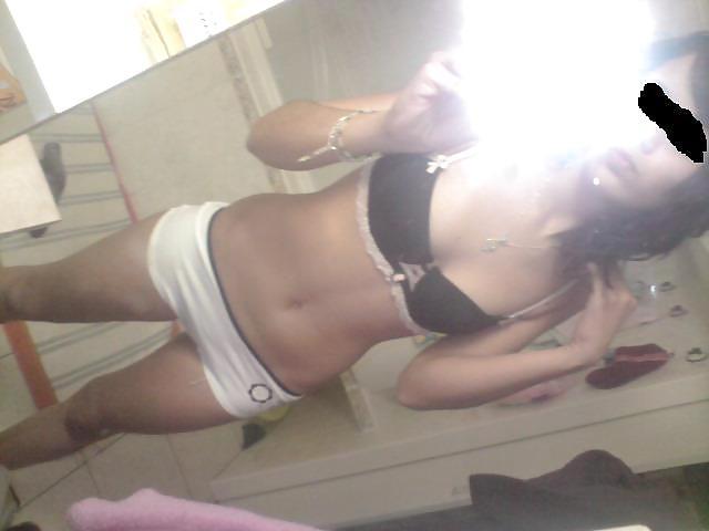 13P Beurette Arab girl sexy bitch