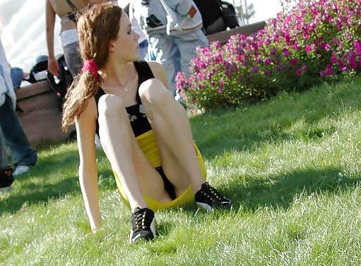 21P Beautiful Upskirt Babes by Voyeur TROC