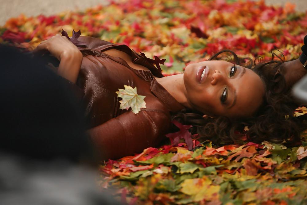 25P Tyra Banks on a Photoshoot in New York City
