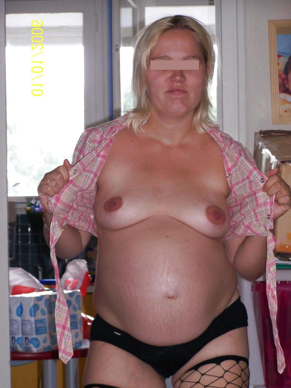 18P Amateur pregnant wife