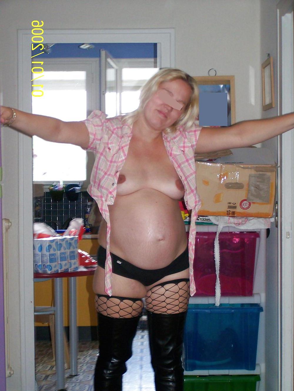 18P Amateur pregnant wife