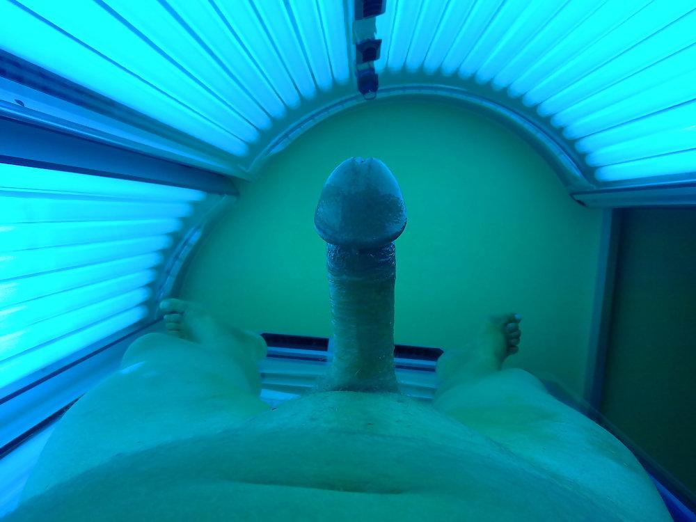 9P Im solarium geil gewichst 