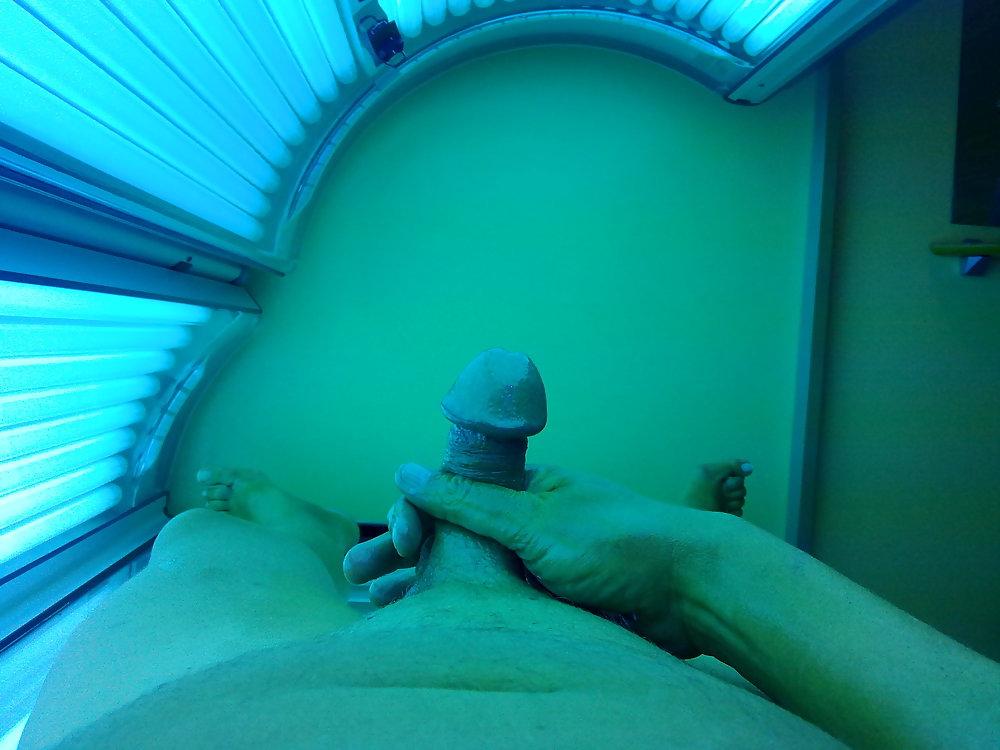 9P Im solarium geil gewichst! 