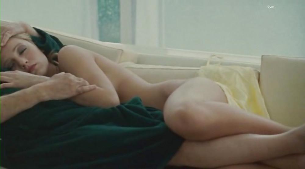 25P Celebs Flashing Theirs Best Asses
