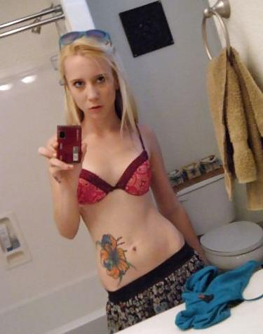 25P Cell phone nudes