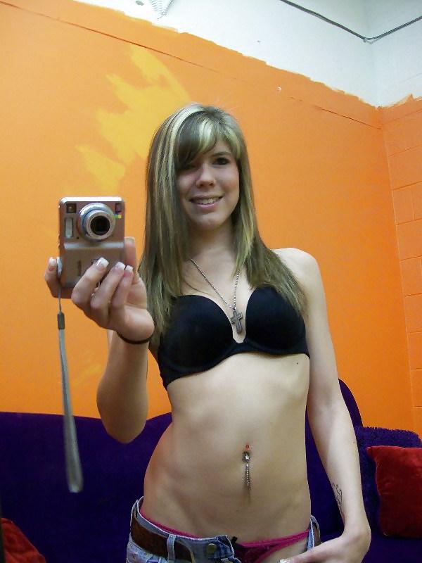 25P Cell phone nudes