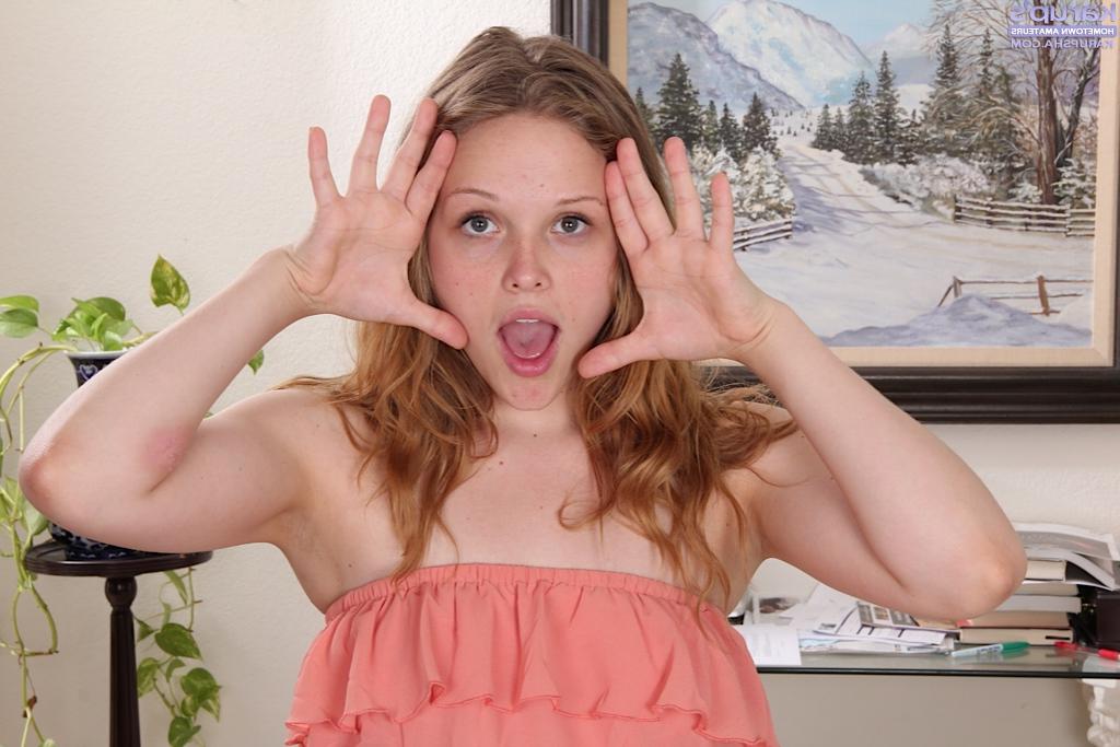 16P Awesome teen babe Sophia masturbating that tight pussy and tits
