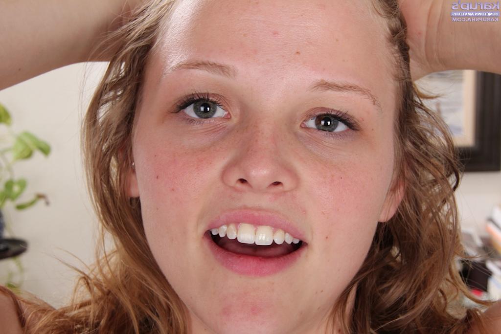 16P Awesome teen babe Sophia masturbating that tight pussy and tits