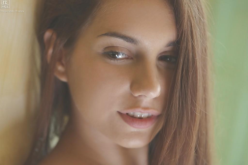16P Close up shots of European teen babe Jenny Glam masturbating her pussy