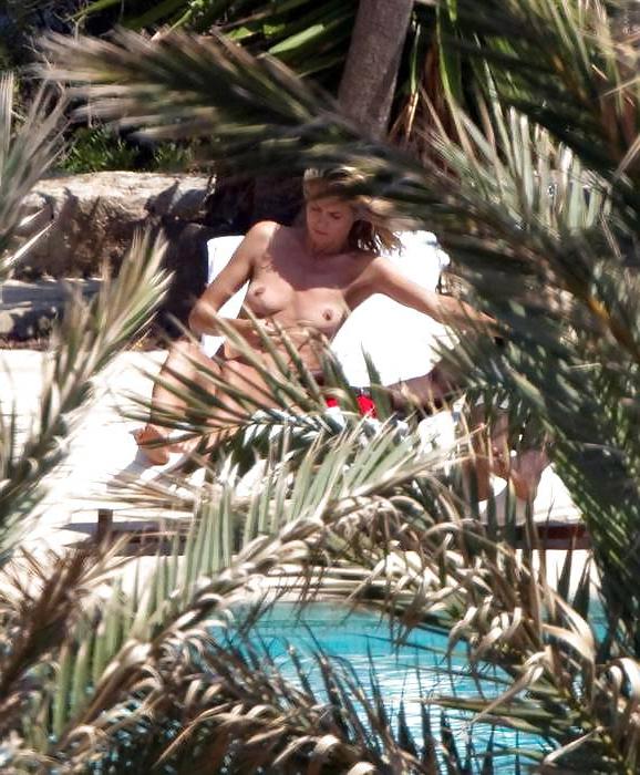 8P Heidi Klum - topless vacation in Ibiza