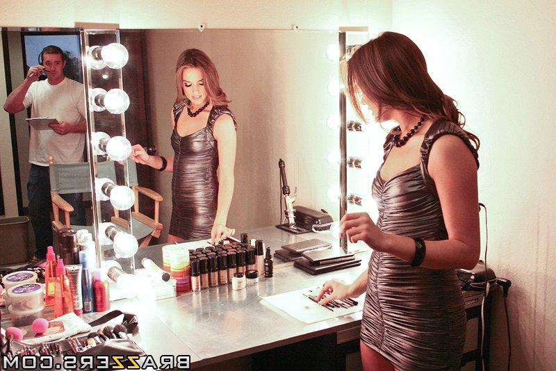 15P Slippy pornstar Tori Black gets her trimmed pussy cocked up