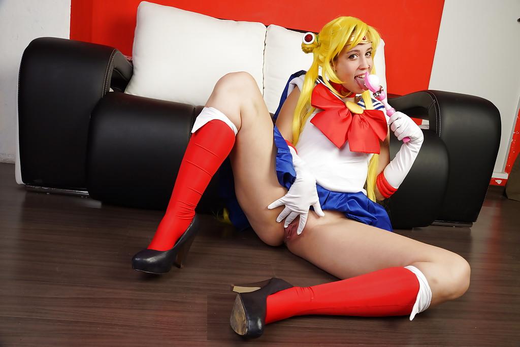 16P Lilyan loves masturbating in her wonderful cosplay uniform
