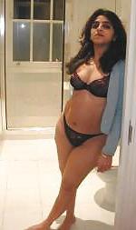 25P Indian girl sex posing