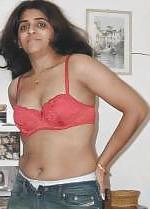 25P Indian girl sex posing