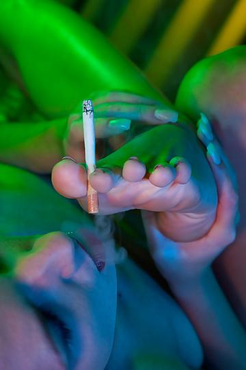 19P Smoking Feet