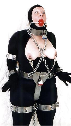 25P Some Light Bondage