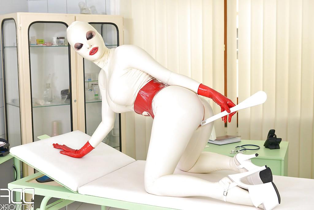 16P Latex wrapped fetish model from Europe Latex Lacy masturbating exposed twat