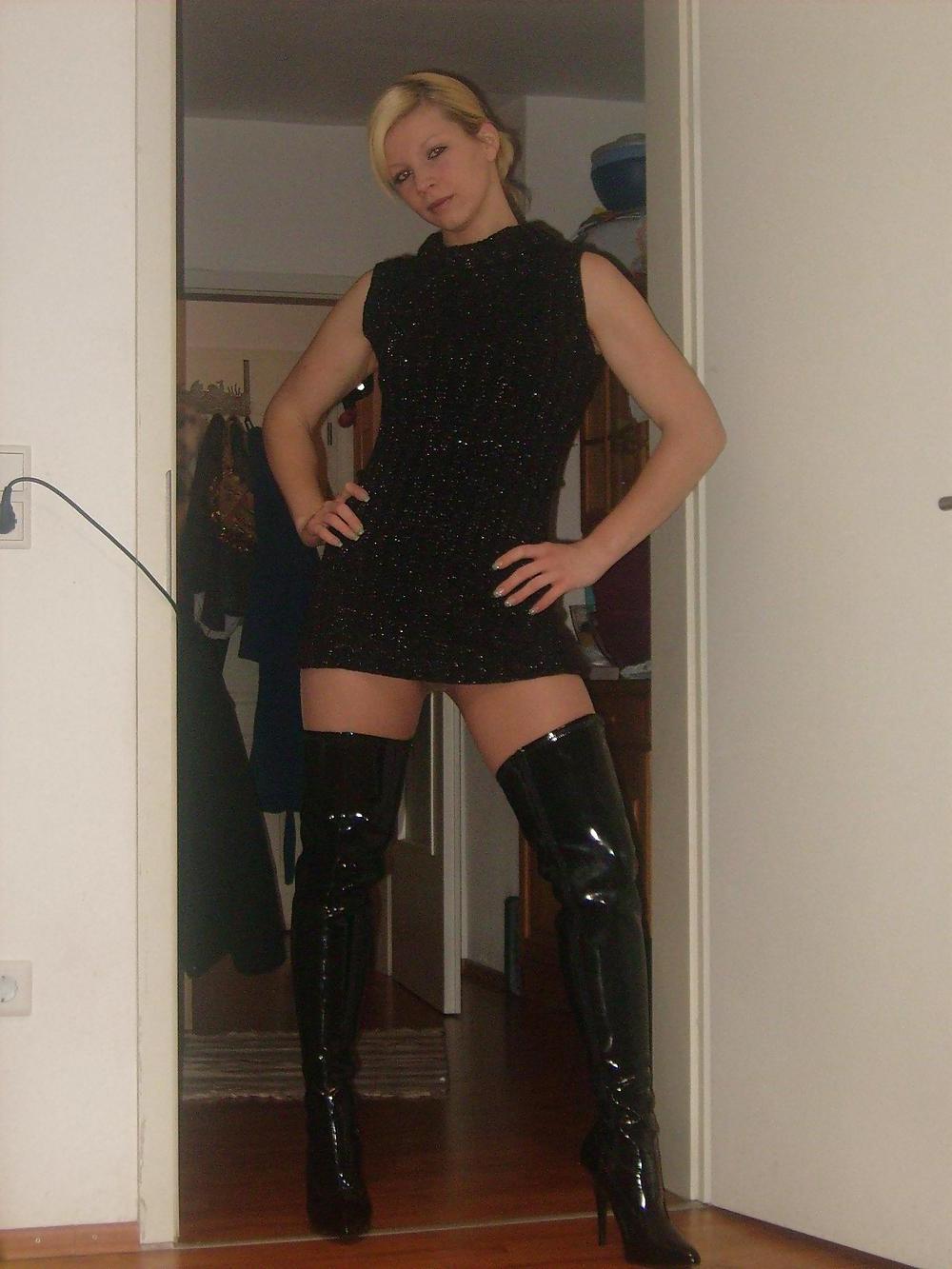 25P Sexy babes-sexy boots