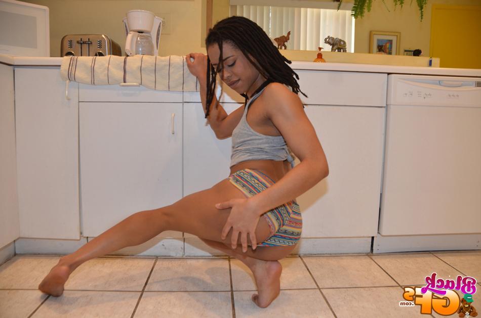 16P With such an enticing ass you could watch ebony Kira Noir all day long