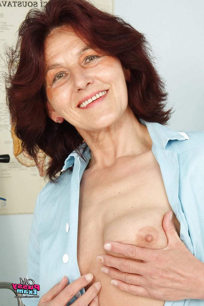 16P Horny granny showing her flabby tits and masturbating her hairy twat