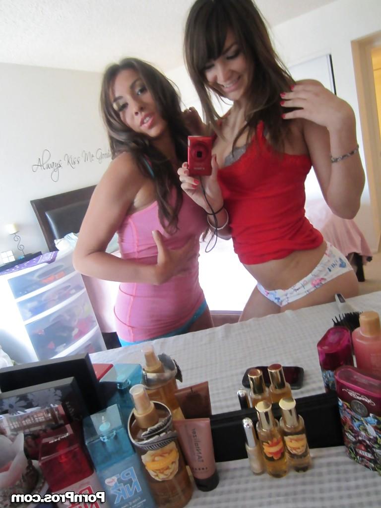 12P Real teen lesbos Holly Michaels and Stephanie Moretti taking naughty selfies